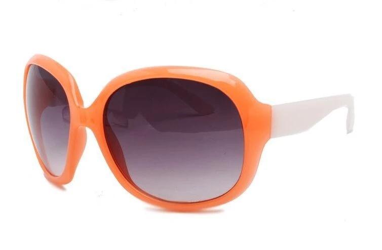 Women's Oversized Round 'Red Carpet' Plastic Sunglasses