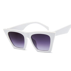 Women's Oversized Cat Eye 'Sophisticated Diva' Plastic Sunglasses