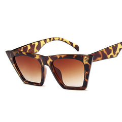 Women's Oversized Cat Eye 'Sophisticated Diva' Plastic Sunglasses