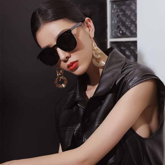 Women's Oversized Polarized Oval 'Chic' Plastic Sunglasses
