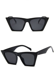 Women's Oversized Cat Eye 'Sophisticated Diva' Plastic Sunglasses