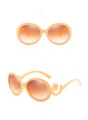 Women's Oversized Oval 'Audrey Hepburn' Plastic Sunglasses