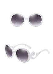 Women's Oversized Oval 'Audrey Hepburn' Plastic Sunglasses