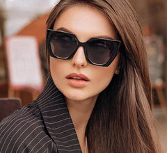 Women's Oversized Retro Square 'Luna' Plastic Sunglasses