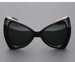 Women's Oversized Butterfly 'Love Bug' Plastic Sunglasses